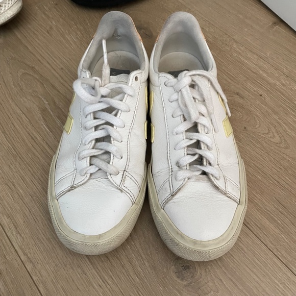 VEJA CAMPO ORANGE AND YELLOW SNEAKER - Picture 2 of 5